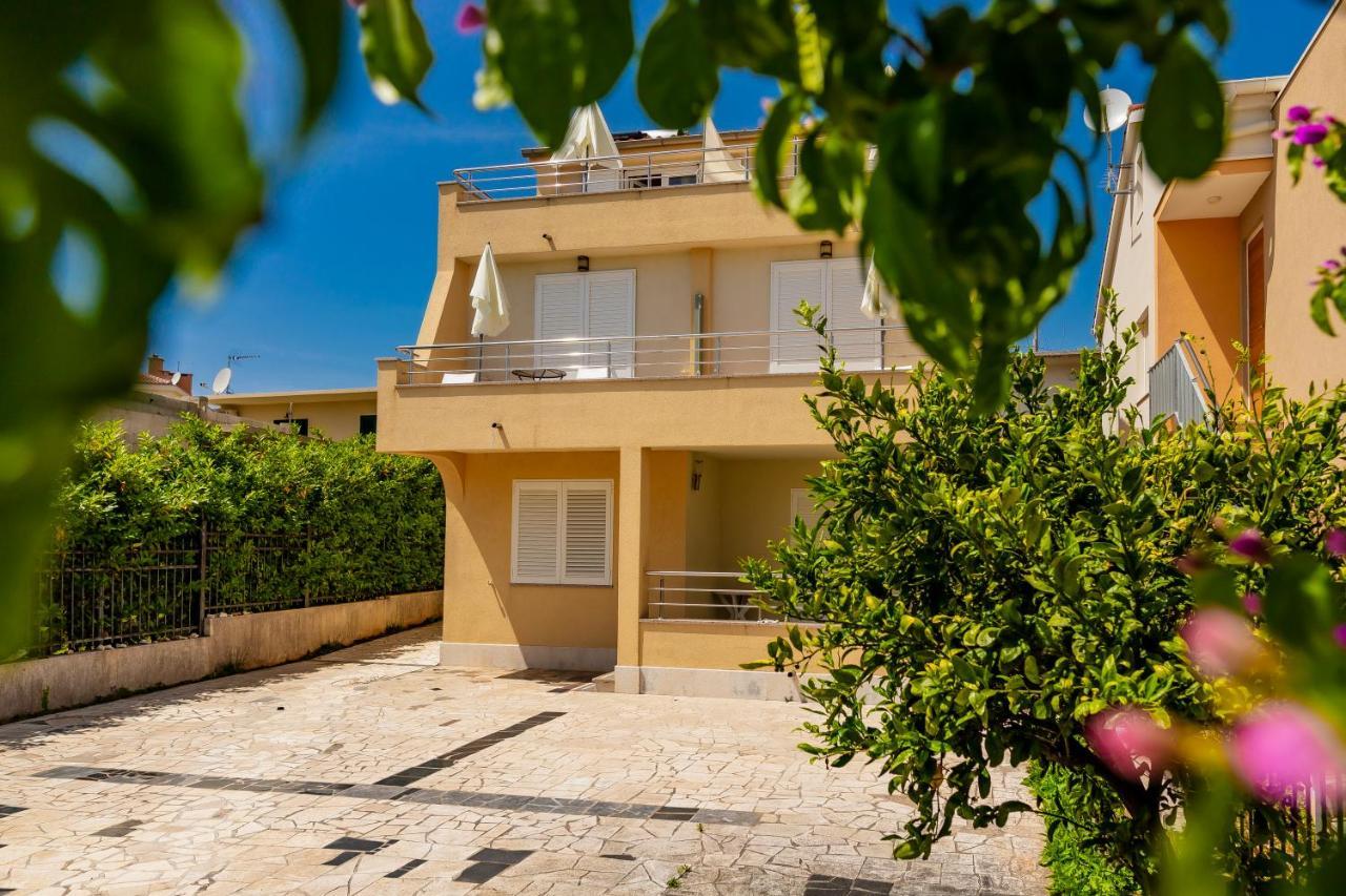 Apartments Mikulic Rogoznica  Exterior photo