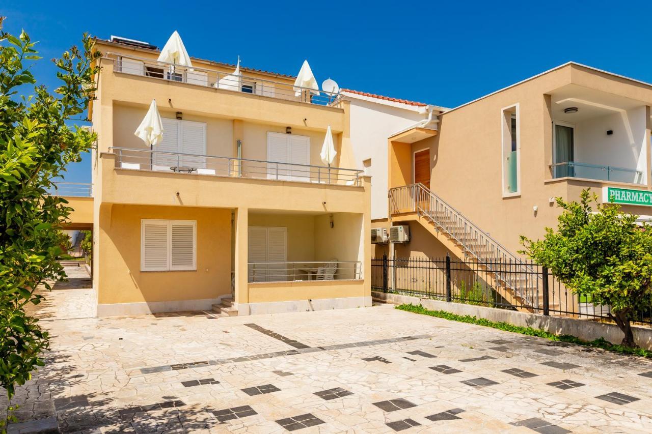 Apartments Mikulic Rogoznica  Exterior photo