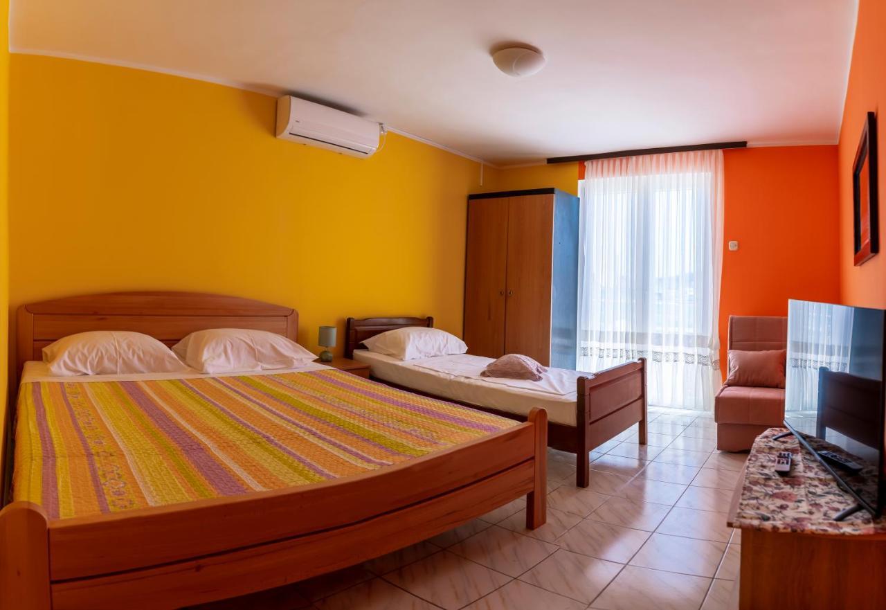 Apartments Mikulic Rogoznica  Exterior photo